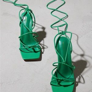 Green Wide Fit PU Square Toe Knotted Toe Loop
Clear High Heeled Sandal